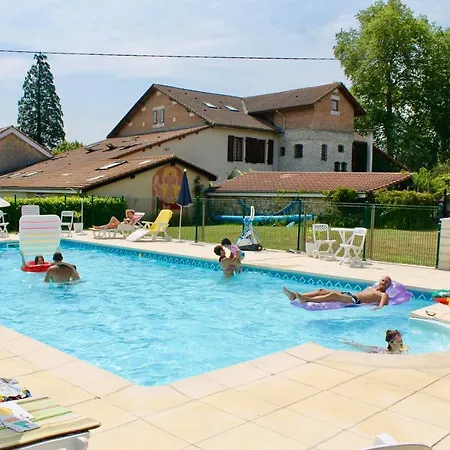 Le Logis Des Quatre Puits Bed & Breakfast