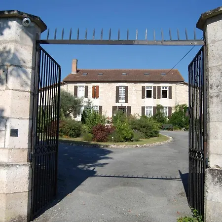 Bed & Breakfast Le Logis Des Quatre Puits 3*