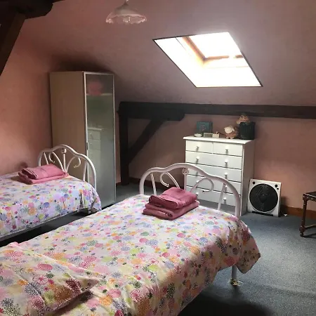 Le Logis Des Quatre Puits Bed & Breakfast 3*