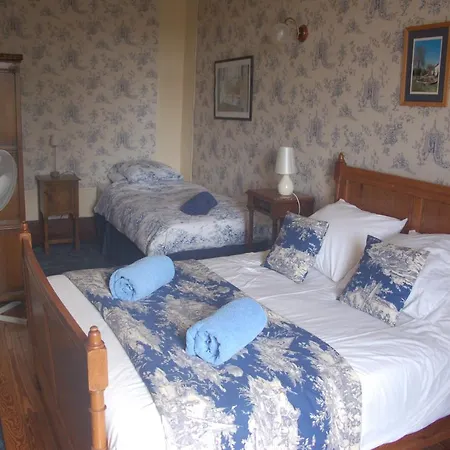 Le Logis Des Quatre Puits Bed & Breakfast