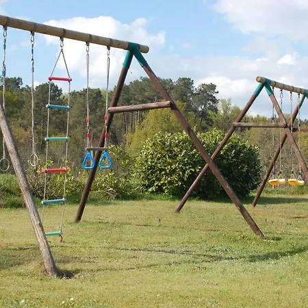 Le Logis Des Quatre Puits Bed & Breakfast