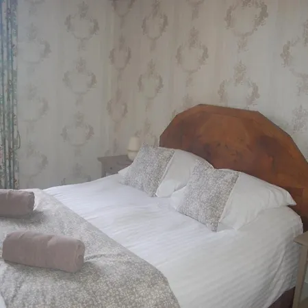 Le Logis Des Quatre Puits Bed & Breakfast 3*