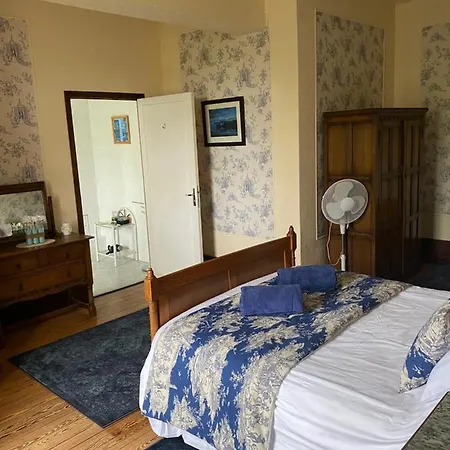 Bed & Breakfast Le Logis Des Quatre Puits Neuvicq-Montguyon