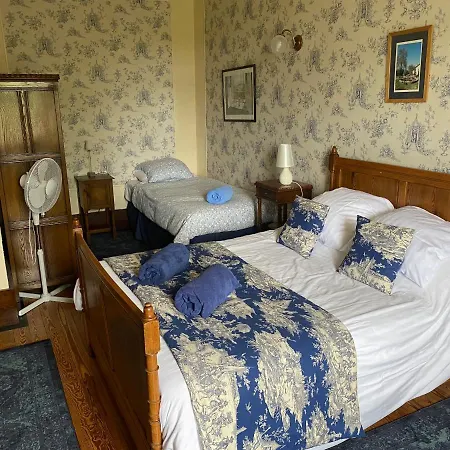 Le Logis Des Quatre Puits Bed & Breakfast