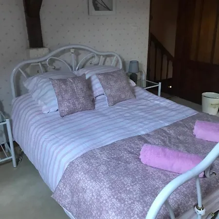 Le Logis Des Quatre Puits Bed & Breakfast