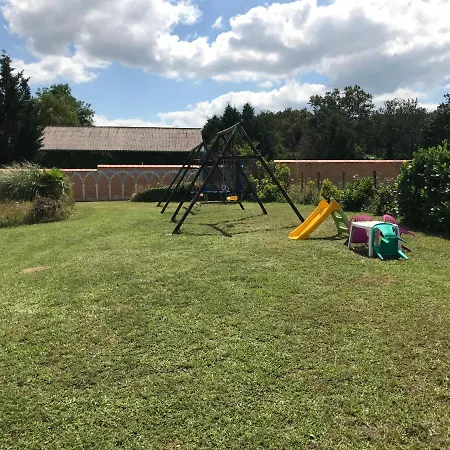 Bed & Breakfast Le Logis Des Quatre Puits 3*