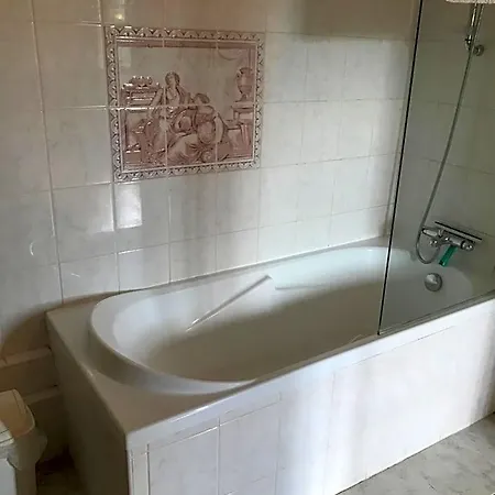 Le Logis Des Quatre Puits Oda ve Kahvaltı Neuvicq-Montguyon